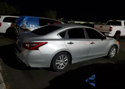 2016 Nissan Altima 2.5 z USA, uszkodzony, nr VIN 376897